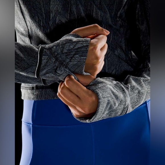 Lululemon Its Rulu Run Cropped Half Zip Size 12 Long Sleeve Shirt Grey - Picture 5 of 16